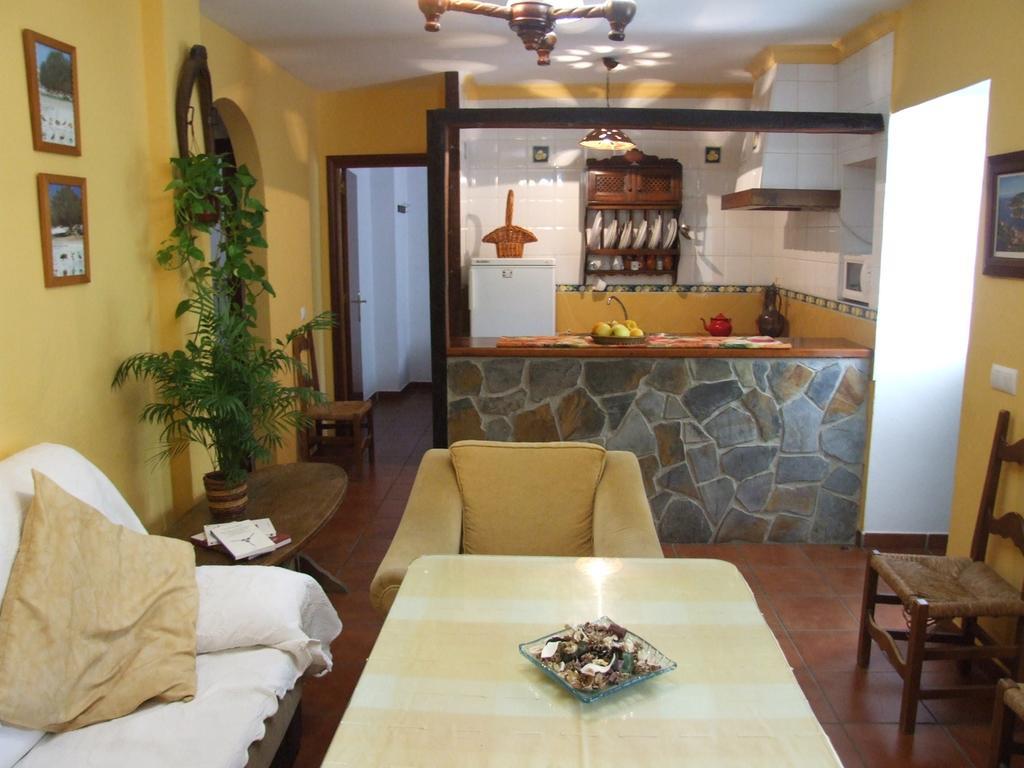בית הארחה בנאמאהומה 	Casa La Rosa P.N. Sierra De Grazalema מראה חיצוני תמונה