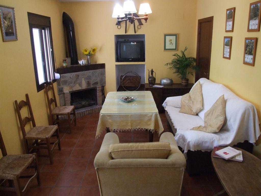 בית הארחה בנאמאהומה 	Casa La Rosa P.N. Sierra De Grazalema מראה חיצוני תמונה