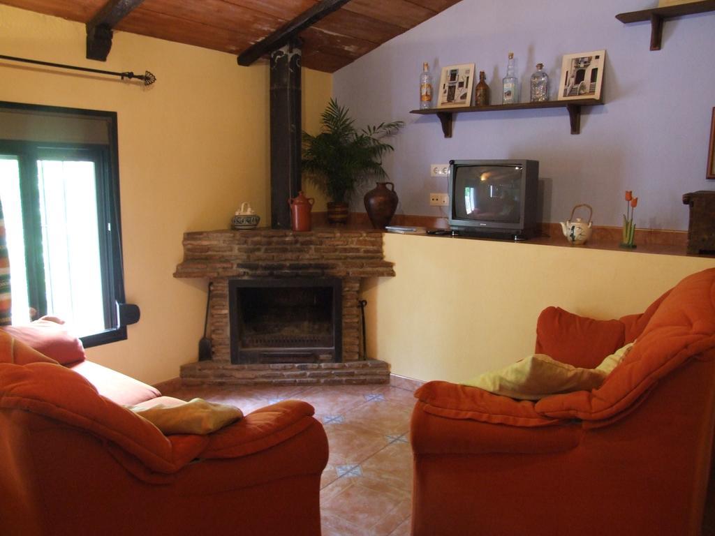 בית הארחה בנאמאהומה 	Casa La Rosa P.N. Sierra De Grazalema מראה חיצוני תמונה